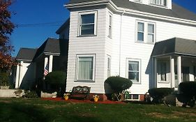Chateau Sur Mer Bed & Breakfast